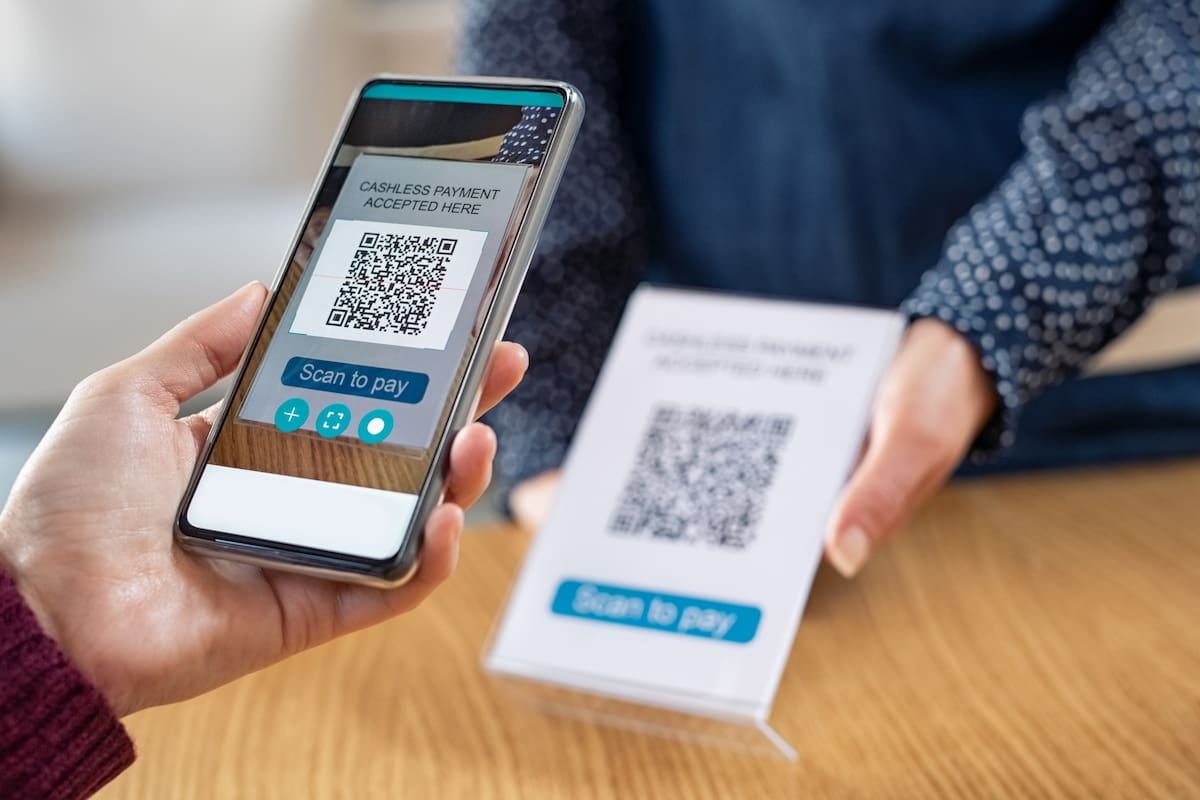 Los pagos con codigo QR lideran el crecimiento de los medios de pago minoristas y desplazan a las tarjetas