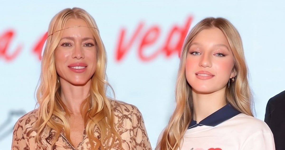 Allegra Cubero se subió a la pasarela con el apoyo de Nicole Neumann y una iniciativa solidaria que mezcló moda y compromiso