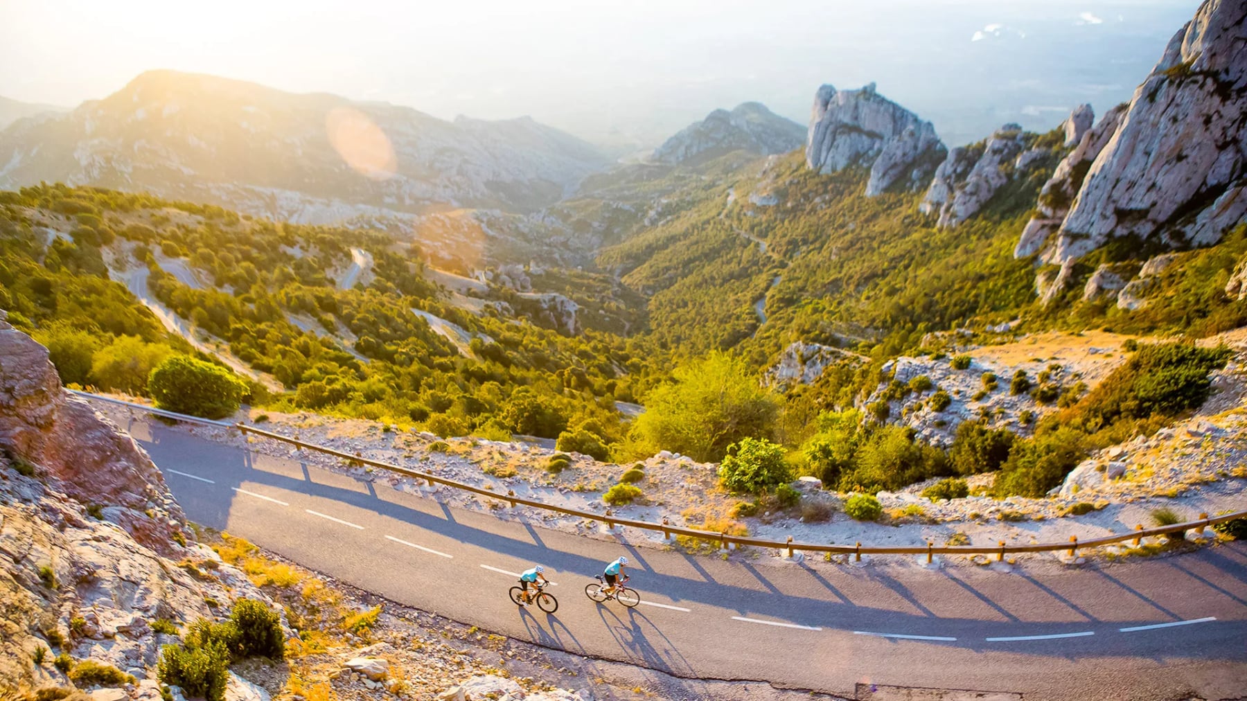 Dos mil kilómetros para darle la vuelta entera a Cataluña: el Grand Tour que nace y muere en Barcelona