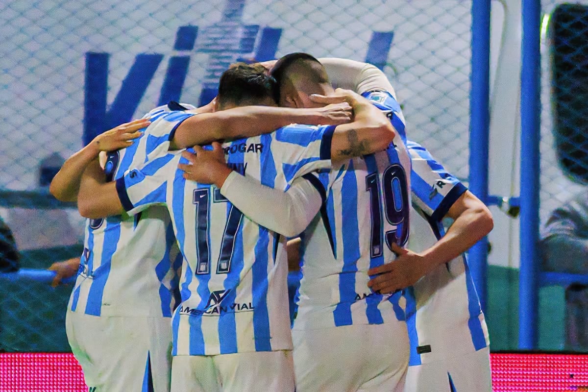 Racing se sacó la mufa en Río Cuarto y respira con Romero como bombero
