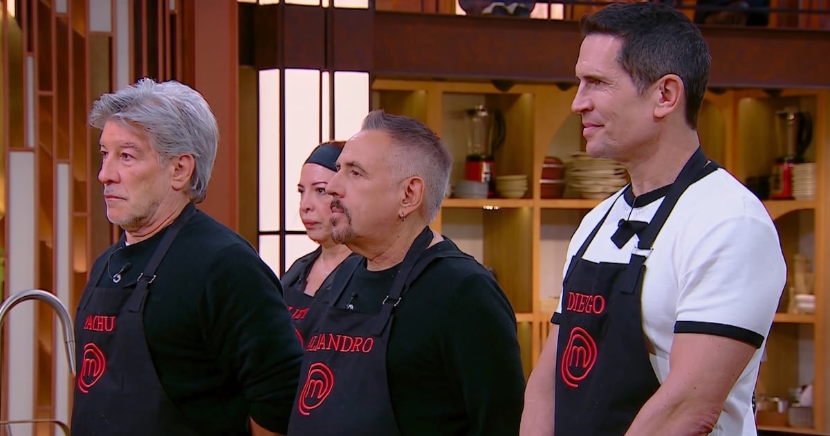 La mila que se le volvió payaso: Pachu Peña se despidió de MasterChef entre plásticos y grasa cruda
