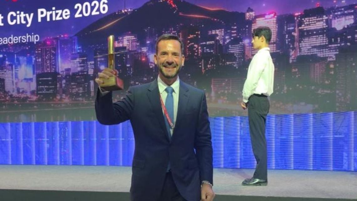 El municipio que metió inteligencia artificial en la ventanilla y en las compras: cómo funciona el esquema que ganó un premio internacional