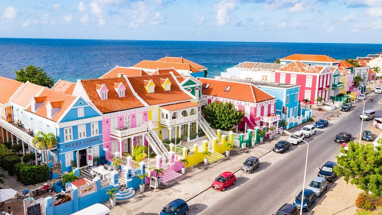Curazao, la isla que combina calas de agua transparente, Willemstad colonial y rutas en buggy por la costa oeste