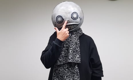 Yoko Taro, el hombre detrás de la máscara: "esto es bueno para prevenir la demencia"