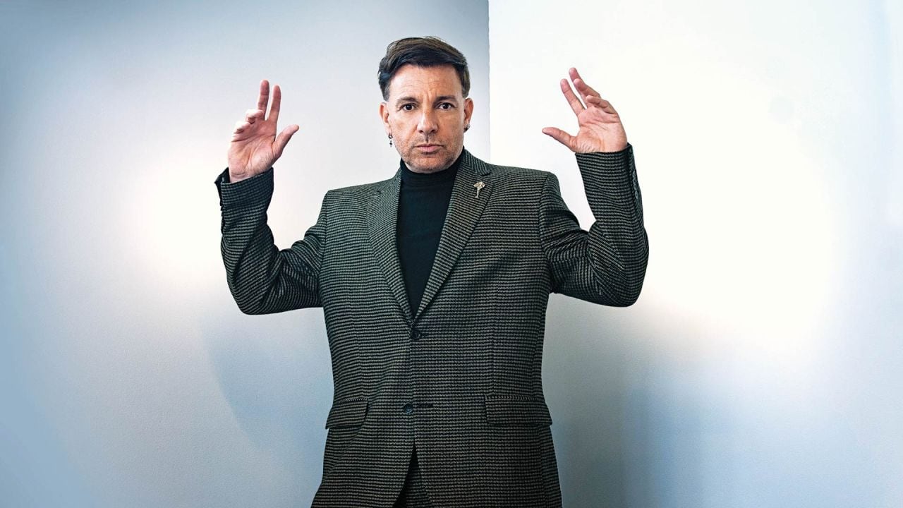 Martín Bossi se saca el traje de imitador y se pone la piel de seis personajes en una serie que ya se siente como un suspiro