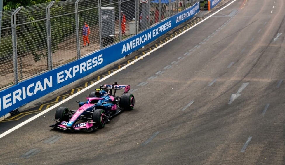 Verstappen se dio el gusto en Singapur y Colapinto se quedó con el motor mudo antes de empezar