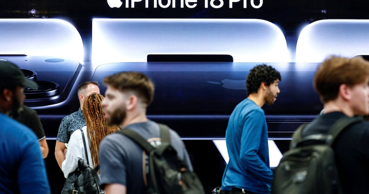 El iPhone 18 Pro salió cien dólares más caro por culpa de los chips de IA, y Apple ya nota la enfriada