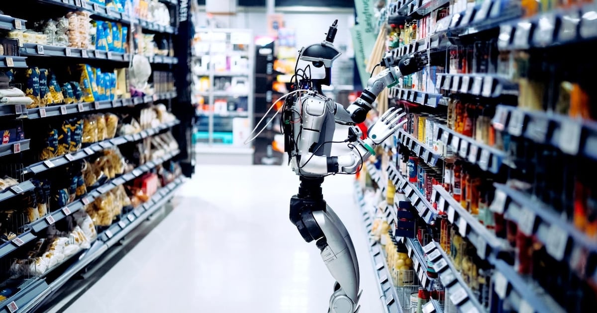 La repuesta nocturna: robots humanoides ya ensayan reponer góndolas en Dinamarca