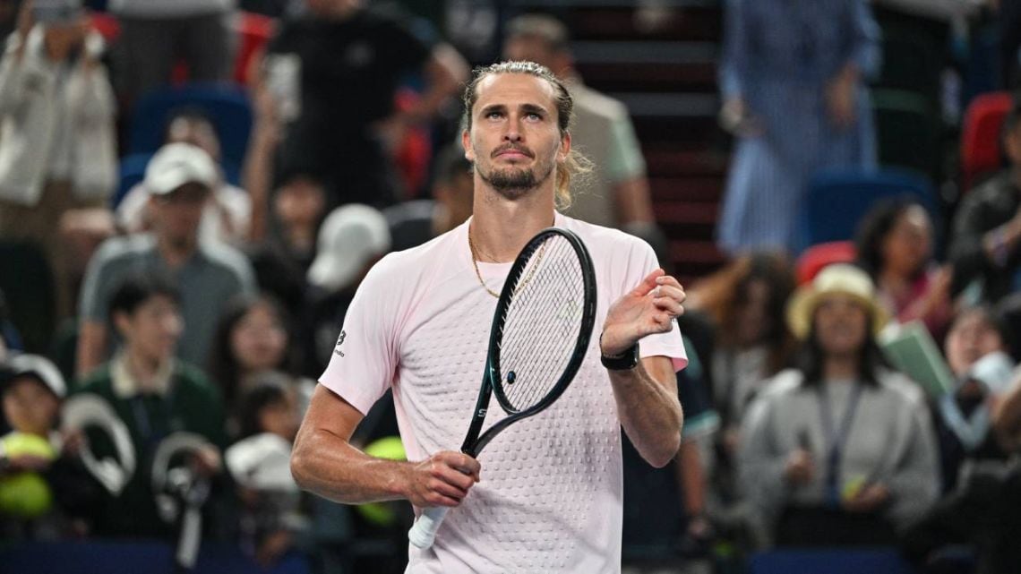 Zverev sobrevivió a la artillería de Bublik y sigue vivo en Shanghái