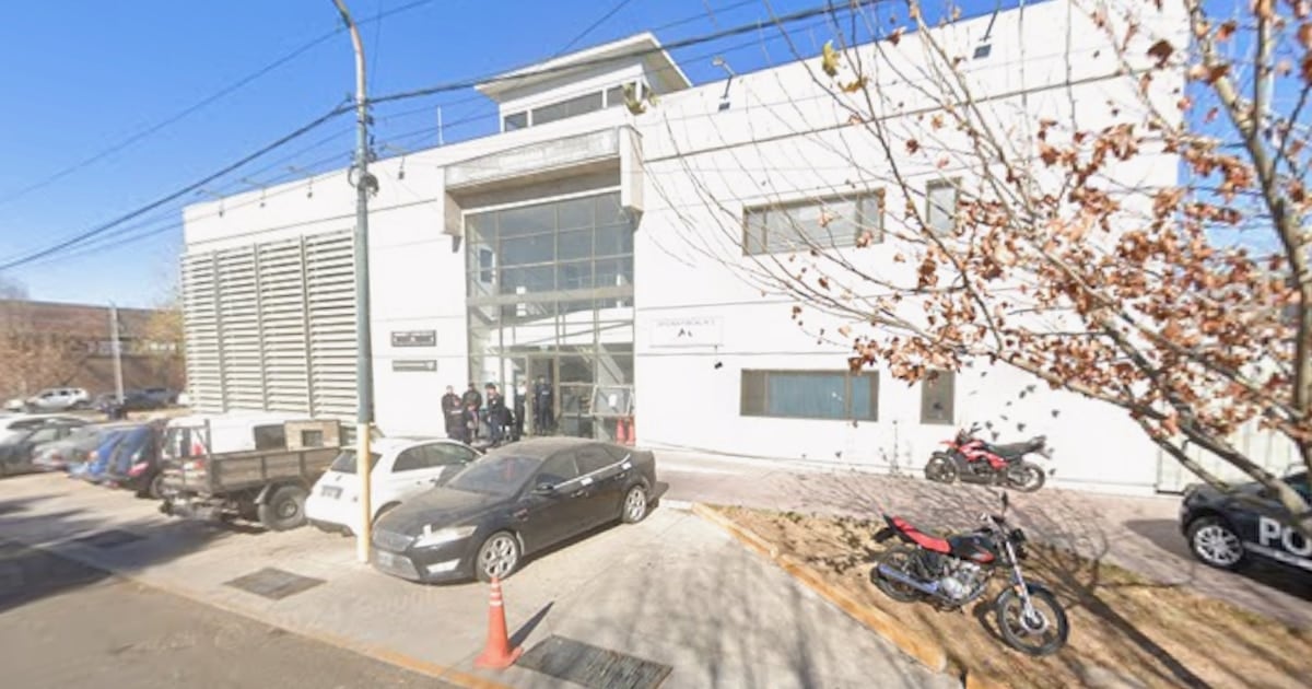 Un efectivo de la Policía de Mendoza fue imputado por el abuso sexual de una detenida en una comisaría de Godoy Cruz