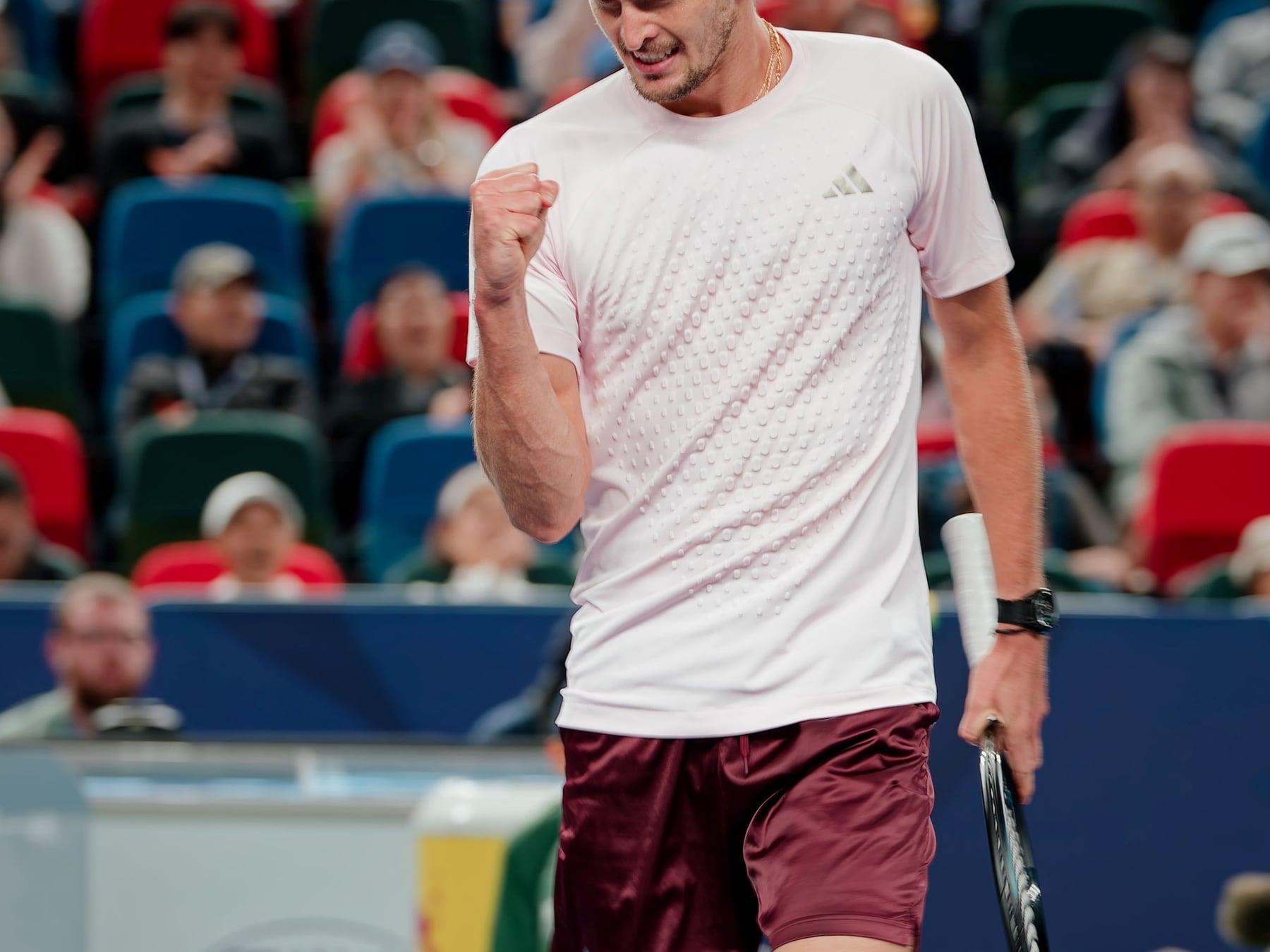 Zverev barrió a De Miñaur y va por más en Shanghái: se cita con el Fokina que no tuvo ni que sudar
