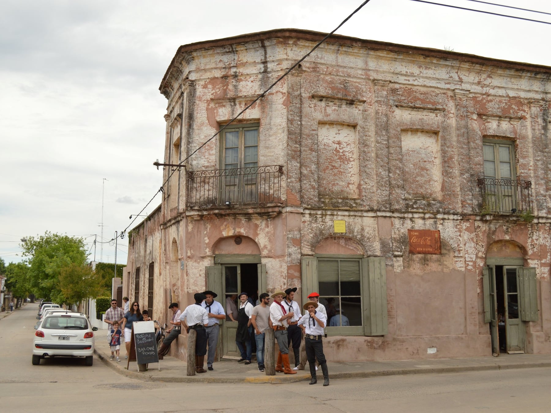 San Antonio de Areco, más allá del gaucho: el pueblo donde la artesanía se reinventa en clave de autor