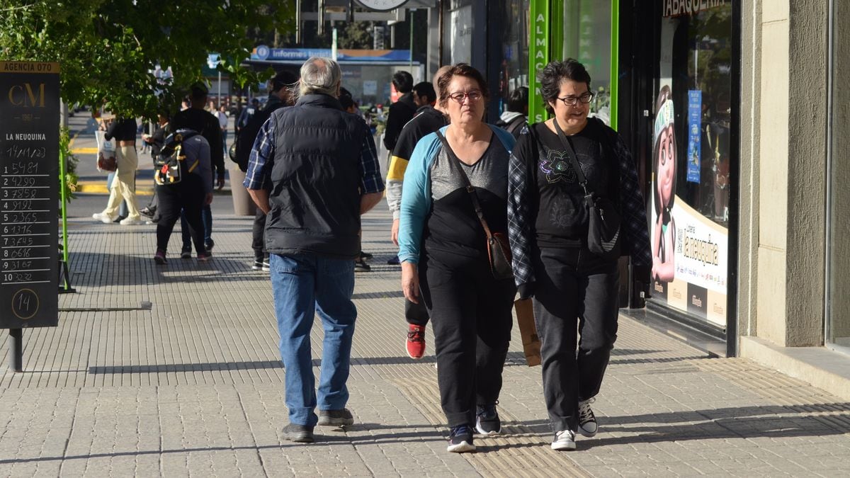 Las mamás de Neuquén recibieron menos regalos y más caros: la paradoja que nadie festeja