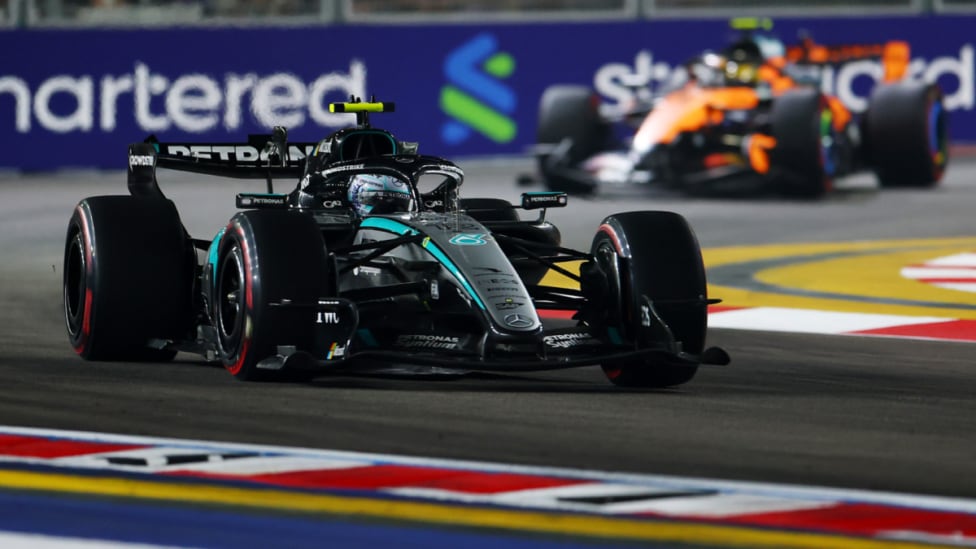 Mercedes se guarda el paquete nuevo para Austin y reza para que el calor texano no lo deshaga
