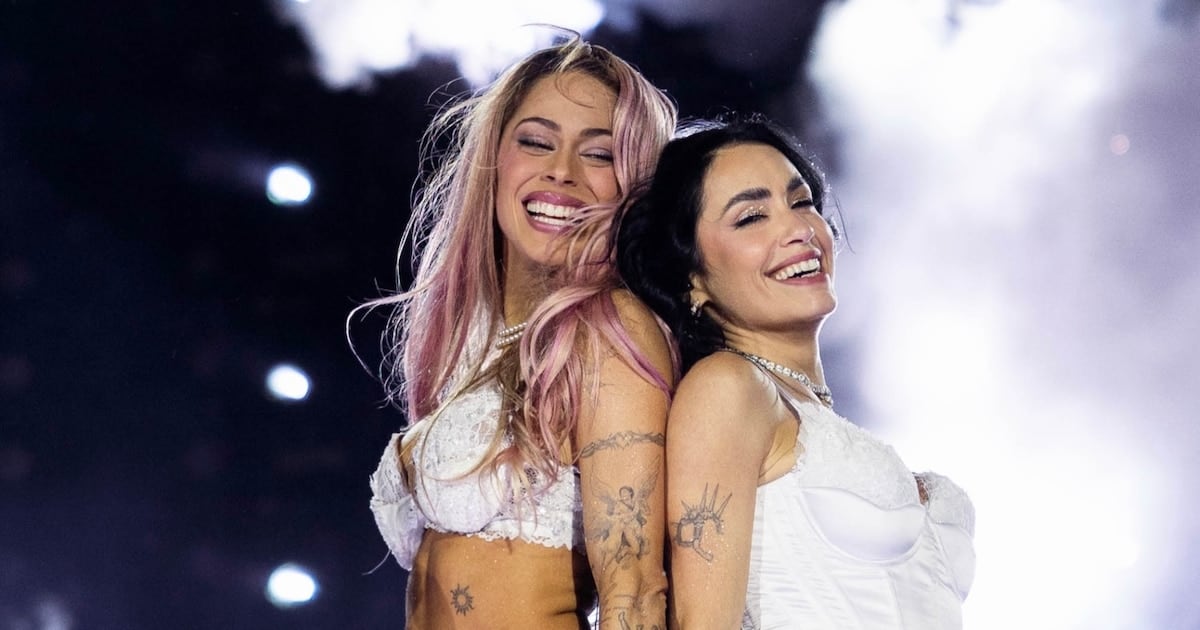 Las novias del pop subieron al Monumental y dejaron una imagen de colegas