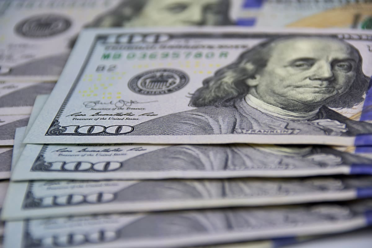 El dólar cierra el viernes con una brecha mínima y la inflación mensual sube al 1,9%