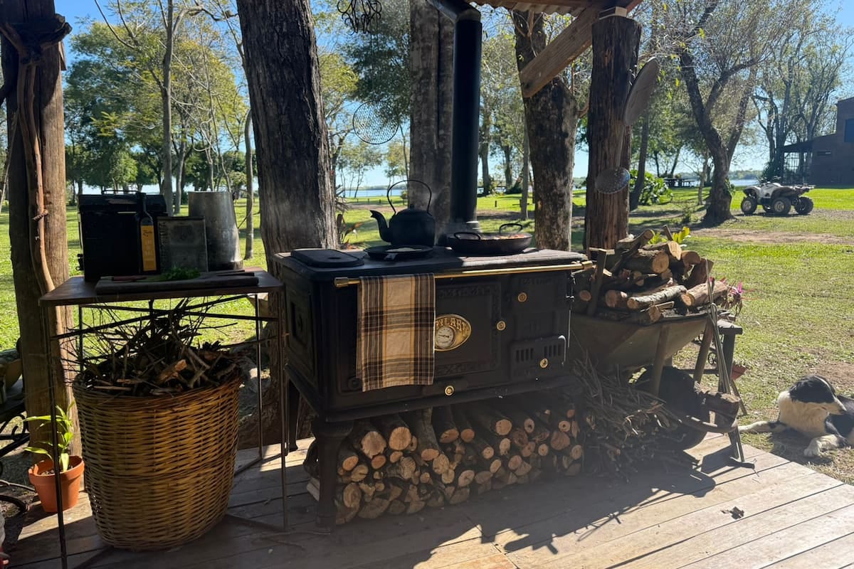 Istilart mantiene viva la producción de cocinas a leña en Tres Arroyos